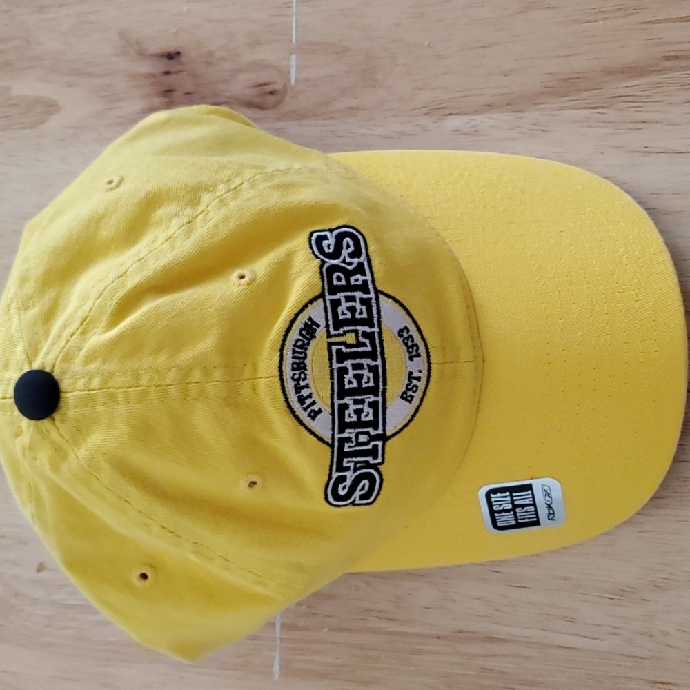 Vintage Pittsburgh Steelers Gold Cap